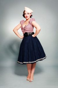 Стиль Pin up в одежде женщины фото